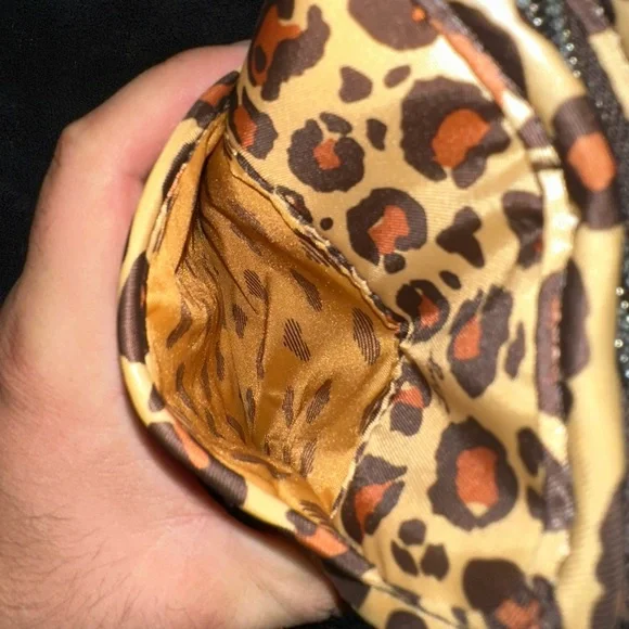 LUG Zip Around Sleeper Wallet Quilted Leopard Print NWOT 9” x 4” - Picture 6 of 8